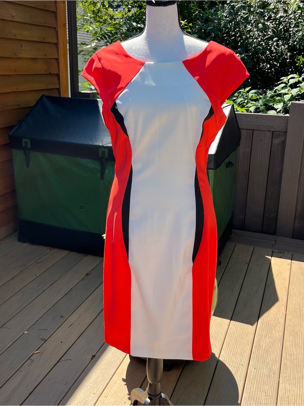 4A: Very well tailored XOXO color block dress- bright tangerine & white/ black